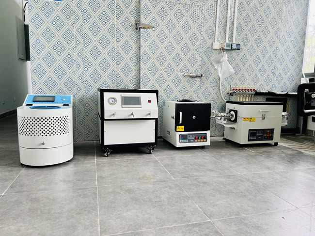 江蘇科技大學(xué)行星球磨機(jī)、高溫箱式爐、真空管式爐